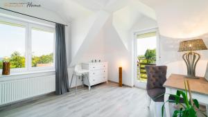 Zdjęcie z galerii obiektu Wonder Home - Apartamenty w cichej i zielonej części Karpacza - z miejscem na grilla i parkingiem w mieście Karpacz