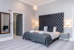 Easthampstead Park客房内的一张或多张床位