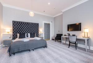 Easthampstead Park客房内的一张或多张床位