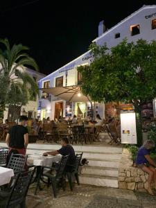 A restaurant or other place to eat at Casa Razzo