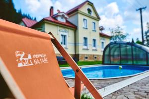 Bazén v ubytování Apartmány Na Faře nebo v jeho okolí