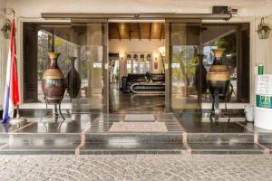 Η πρόσοψη ή η είσοδος του Paramanta Lifestyle Hotel