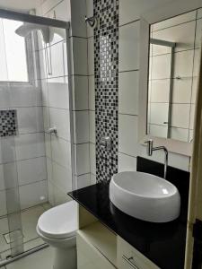 Bathroom sa Apto 2 quartos em Arroio do Silva