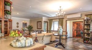 Χώρος καθιστικού στο At Heritage House