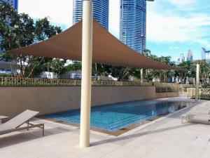 Piscina en o cerca de FIRST CLASS 3BR with full BURJ KHALIFA and FOUNTAIN VIEW