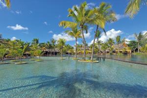 Бассейн в Trou aux Biches Beachcomber Golf Resort & Spa или поблизости