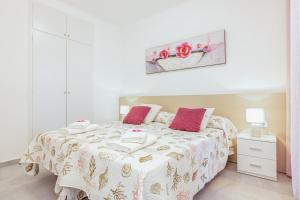 Posteľ alebo postele v izbe v ubytovaní Apart-rent Apartment Gran reserva 0076 + 27 fotografií