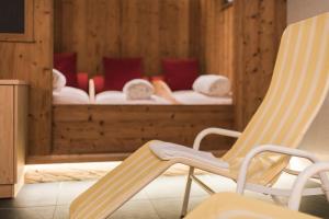 Łóżko lub łóżka w pokoju w obiekcie Park Hotel Villa Etschland