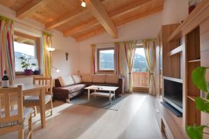 A seating area at Appartements Linda