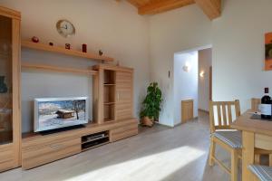 A kitchen or kitchenette at Appartements Linda