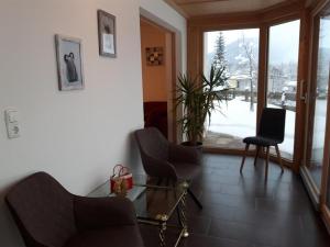 A seating area at Appartements Linda