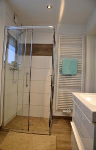 Koupelna v ubytování Ferienwohnung Am Gondelteich + 8 fotografií