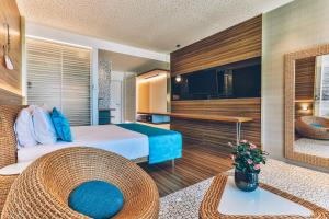 Postel nebo postele na pokoji v ubytování Carine Hotel Kumbor Superior