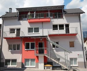 Budynek, w którym mieści się apartament