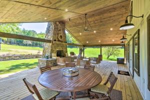 Gallery image of Blue Ridge Cottage Modern Solace in the Mountains in Blue Ridge