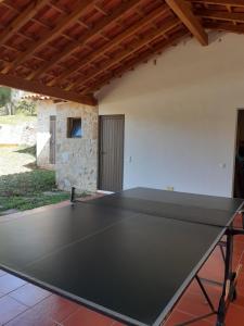 Stalo tenisas apgyvendinimo įstaigoje Quinta no Pinhal arba netoliese