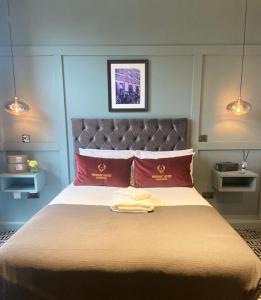 Postel nebo postele na pokoji v ubytování Phoenix Hotel Liverpool