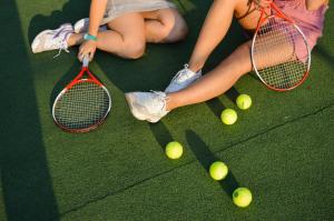 Tenis alebo squash v ubytovaní Karpatska Vezha alebo jeho okolí