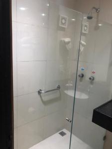 
A bathroom at Aram Imira Plaza Hotel & Convention
