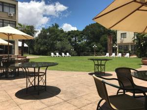 Um jardim em Samuara Hotel Caxias do Sul
