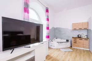 Zdjęcie z galerii obiektu Jacuzzi JM Rooms Apartment WAWELOFTS w Krakowie
