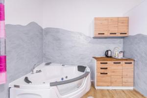 Zdjęcie z galerii obiektu Jacuzzi JM Rooms Apartment WAWELOFTS w Krakowie