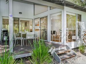 Gallery image of Mobys Beach house 11 in Boomerang Beach