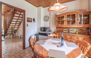 Foto da galeria de Amazing Home In Friedrichskoog With Kitchen em Friedrichskoog