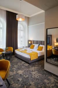 Кровать или кровати в номере Hotel Estera