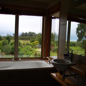 Зображення з фотогалереї помешкання Paramata Lodge у місті Kakapotahi
