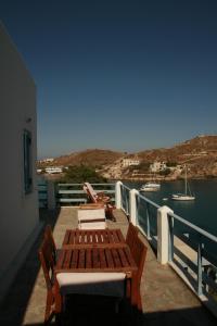 Patio nebo venkovní prostory v ubytování Syra balcony to the Aegean
