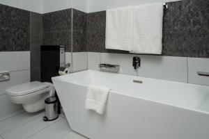 LOCH LOGAN HOTEL的一间浴室