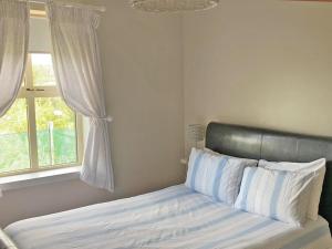 Gallery image of TÍ Mhaggie Holiday Cottage by Trident Holiday Homes in Gowla