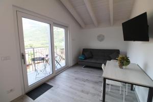 Μια τηλεόραση ή/και κέντρο ψυχαγωγίας στο Agriturismo Nona Emma