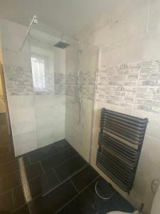 Koupelna v ubytování WELLNESS APARTMÁN KAROLÍNA