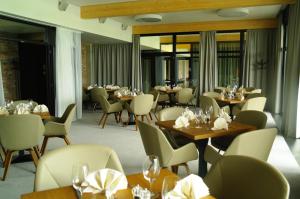 Restaurant o un lloc per menjar a Sand Martin