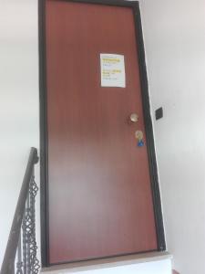 Fotografie z fotogalerie ubytování A La vue chambre BAGNO CONDIVISO SHARED BOTH2piano no lift no navetta a pagamento aria condizionata ed extra bed 3 MINUTI A PIEDI DA BUS PER FIERA DI ROMA v destinaci Fiumicino