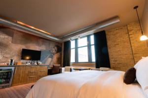 Gallery image of The Iron Horse Hotel in Milwaukee