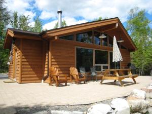 Imagen de la galería de Les Chalets du Lac Grenier, en Chertsey