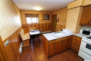 Nhà bếp/bếp nhỏ tại Red Ranch Inn