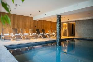 Bazén v ubytování Hotel Villa Imperina nebo v jeho okolí