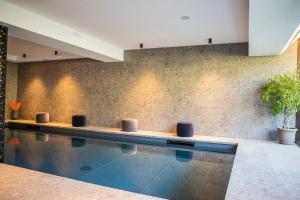 Bazén v ubytování Hotel Villa Imperina nebo v jeho okolí