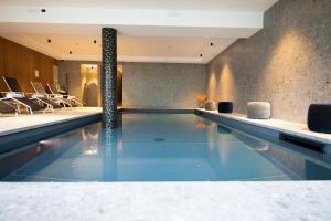 Bazén v ubytování Hotel Villa Imperina nebo v jeho okolí