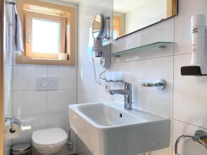 Kylpyhuone majoituspaikassa Panoramagasthof Kristberg