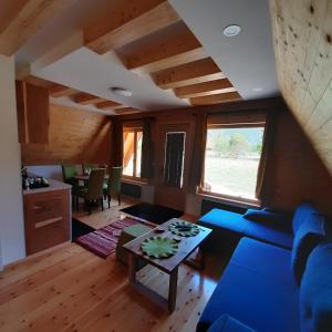 Zona d'estar a Holiday Home Ella Mokra Gora - Apartman Ella