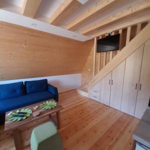 Zona d'estar a Holiday Home Ella Mokra Gora - Apartman Ella