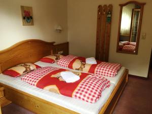 Postel nebo postele na pokoji v ubytování Landhaus Paradies Samnaun Spiss