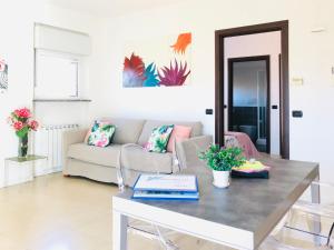 A seating area at Stepandgo Milano Navigli