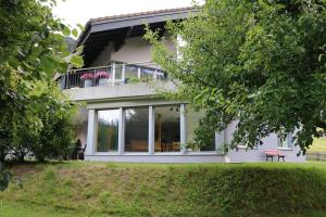 Zahrada ubytování Ferienwohnung für 5 Personen in Cumpadials, inmitten der Surselva