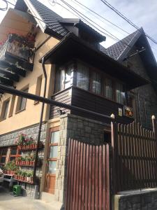 Tòa nhà nơi căn hộ tọa lạc